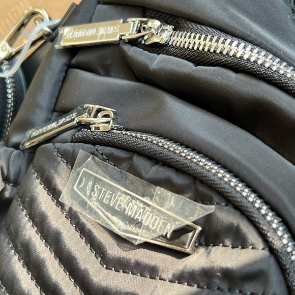 NWT STEVE MADDEN
Black BAURORA Quilted Sling Backpack With Pouch - Picture 5 of 14